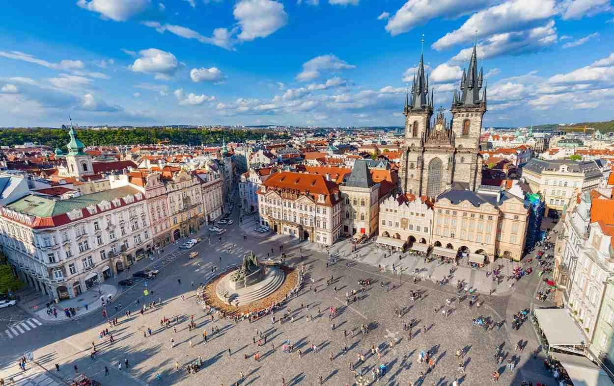 Czech Republic Contractor Management – Compliant contractor onboarding and classification in Czech Republic by Jackson & Frank.